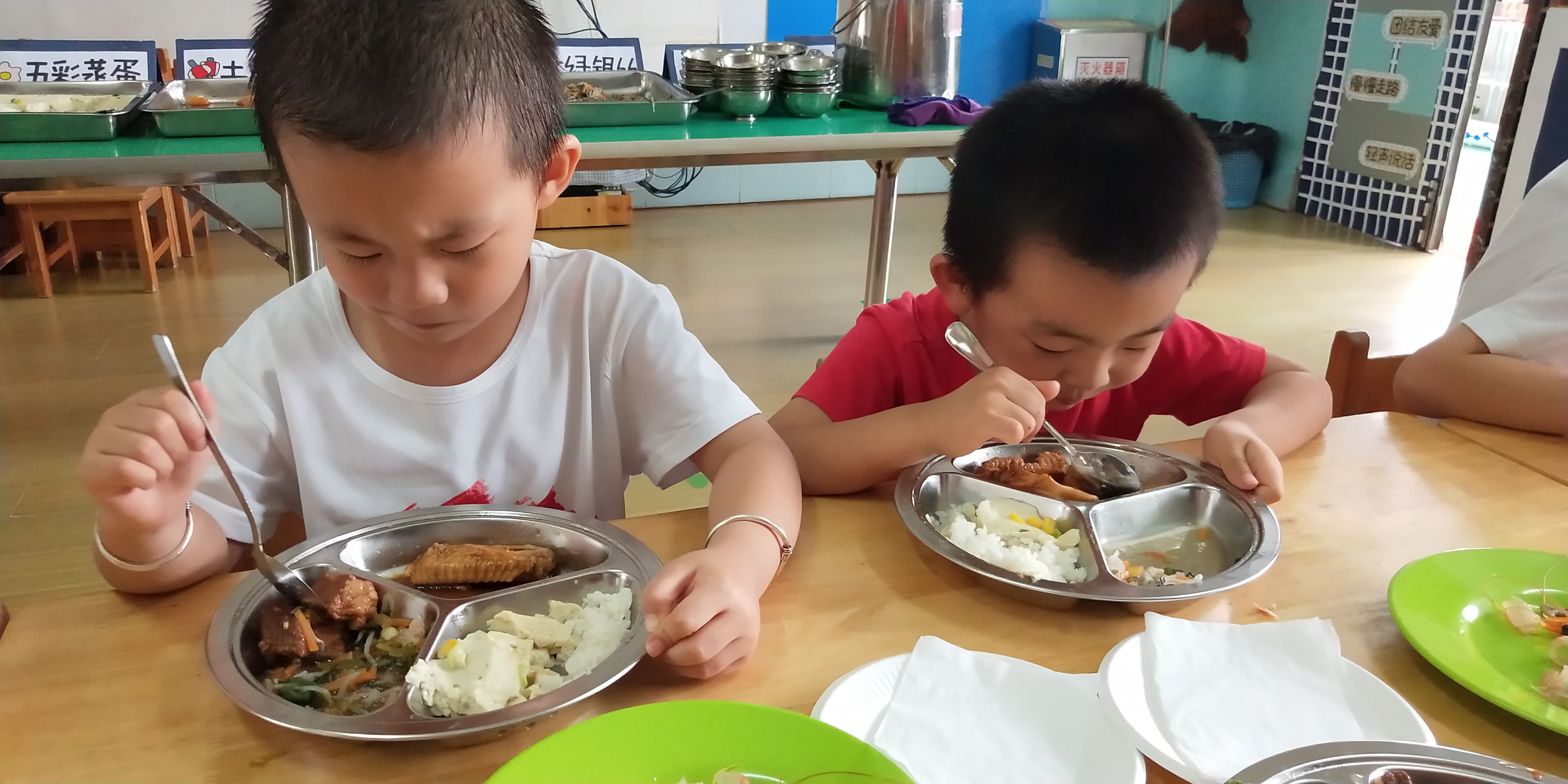 “美食与爱不可辜负”——叠翠幼儿园午餐篇 - 综合资讯 - 永州教育网