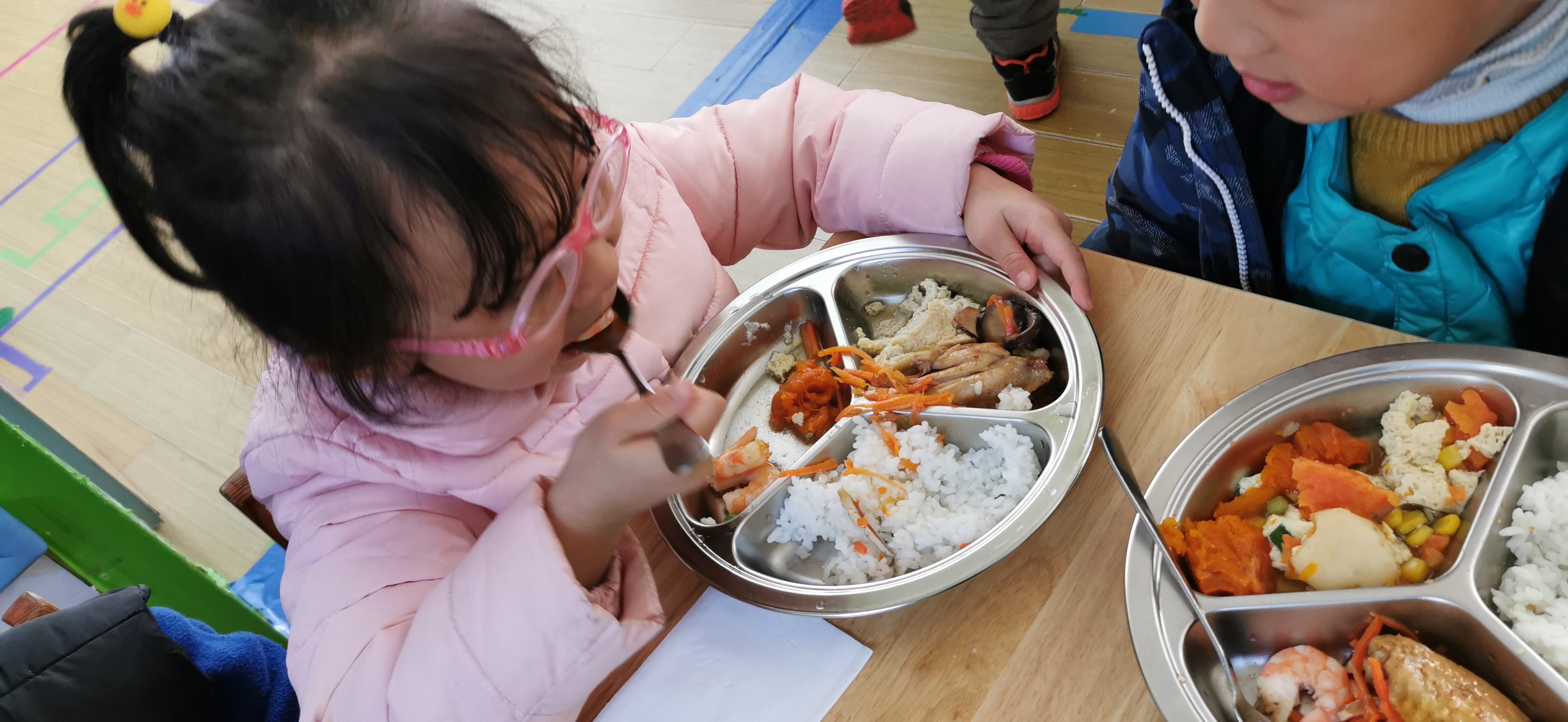 相约暖暖新幼，共享美食盛宴——新芝幼儿园开展美食节活动